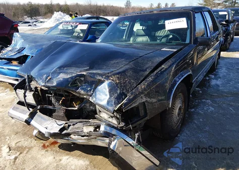 1993 Cadillac Deville z USA, uszkodzony, nr VIN 1G6CD53B3P4234831